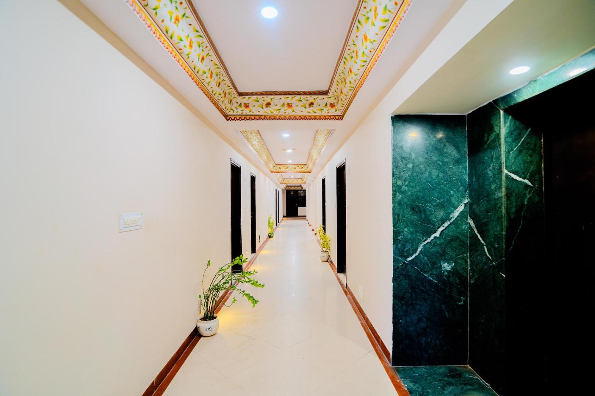 Fabhotel Polovictory Palace Jaipur Bagian luar foto